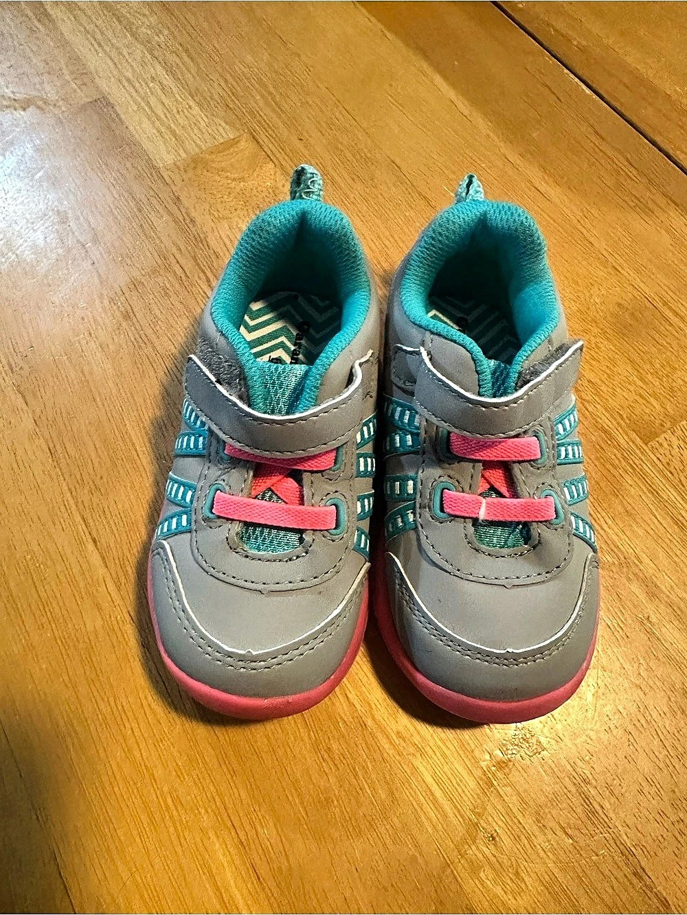 See Kai Run Kids Sneakers Size 6 Gray Pink